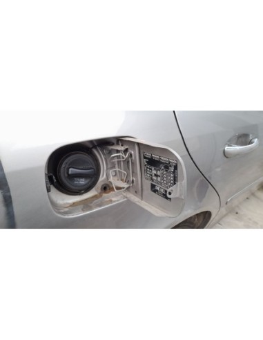 TAPA EXTERIOR COMBUSTIBLE MERCEDES-BENZ CLASE E...