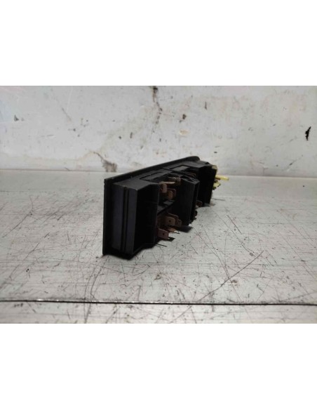 MANDO ELEVALUNAS DELANTERO IZQUIERDO AUDI 100 BERLINA (443) - 269620