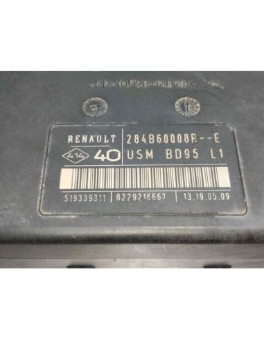 CAJA RELES / FUSIBLES RENAULT MEGANE III...