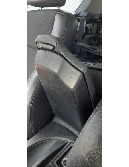 APOYABRAZOS CENTRAL BMW SERIE 1 BERLINA (E81/E87) - 270901