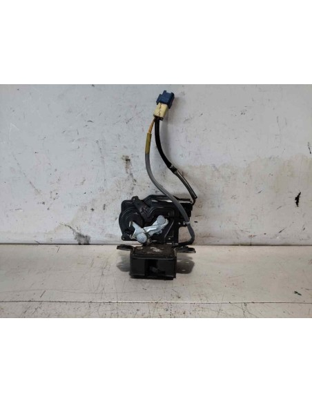 CERRADURA MALETERO / PORTON TOYOTA COROLLA VERSO (R1) - 241462