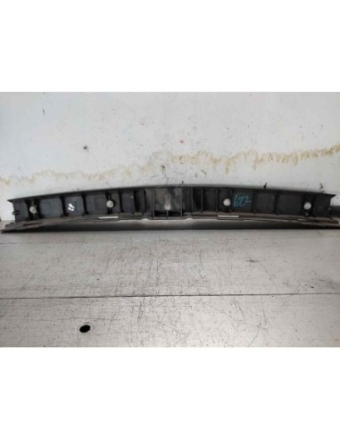 MOLDURAS TRASERAS TOYOTA COROLLA VERSO (R1) -...