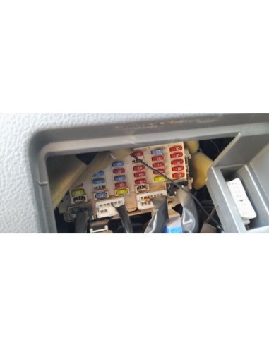 CAJA RELES / FUSIBLES NISSAN X-TRAIL (T30) -...
