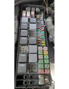 CAJA RELES / FUSIBLES LAND ROVER DISCOVERY - 277533 2