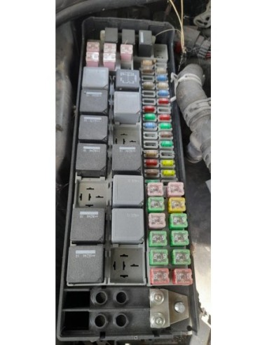 CAJA RELES / FUSIBLES LAND ROVER DISCOVERY -...