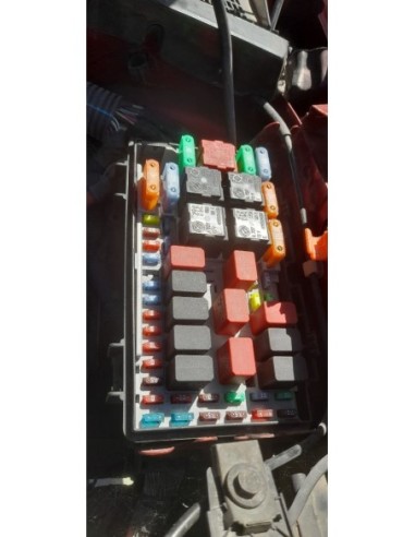 CAJA RELES / FUSIBLES FIAT GRANDE PUNTO (199) -...