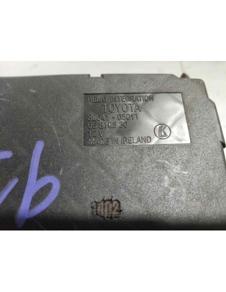 CAJA RELES / FUSIBLES TOYOTA AVENSIS BERLINA (T22) - 242395