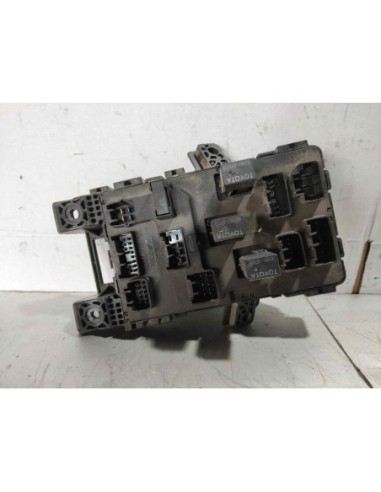 CAJA RELES / FUSIBLES TOYOTA AVENSIS BERLINA...