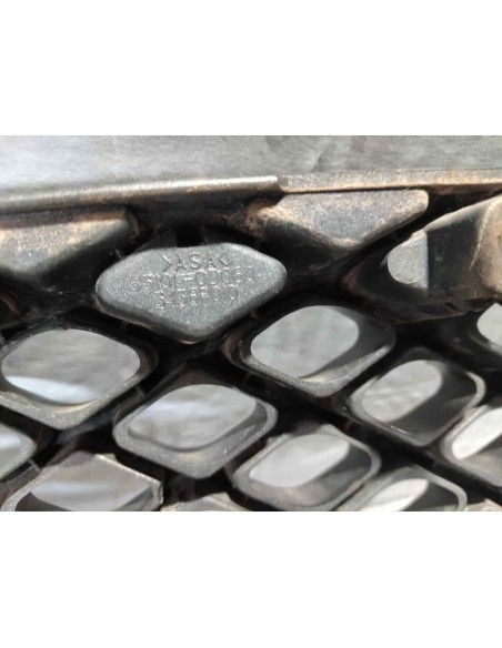 REJILLA DELANTERA TOYOTA YARIS (NCP1/NLP1/SCP1) - 238053