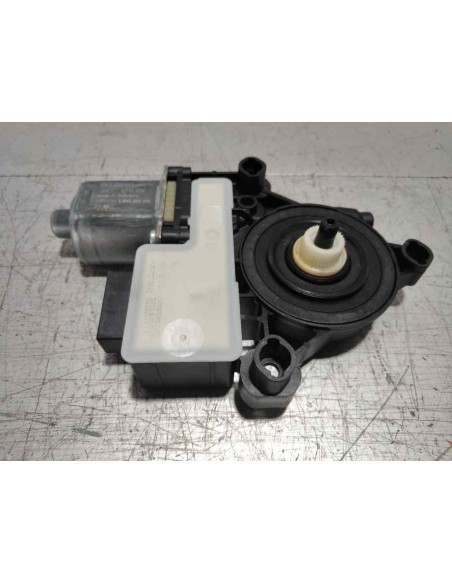 MOTOR ELEVALUNAS TRASERO DERECHO VOLKSWAGEN POLO VI (AW1)(08 2017) - 240954